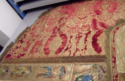 Unknown, Detail of the left side of a cope of gold-brocade, ca. 1525, Museum Catharijneconvent, Utrecht